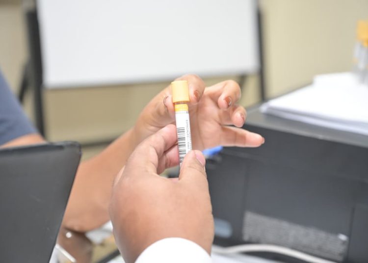 Entre enero y octubre de 2025, 9,477 afiliados recibieron atención médica relacionada con cáncer de próstata en los distintos regímenes y planes.