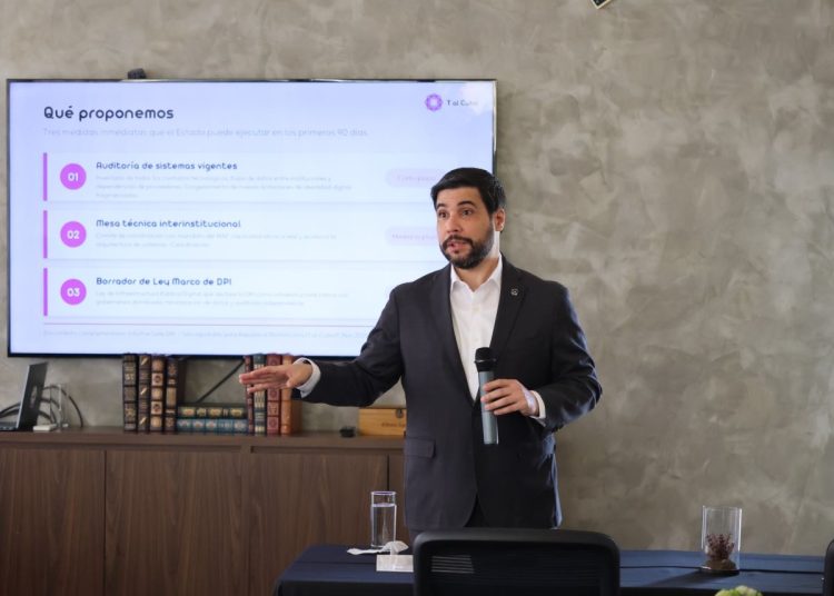 Arturo López Valerio: Aunque el país invierte en soluciones tecnológicas, la mayor parte de estos recursos no se traduce en desarrollo local.