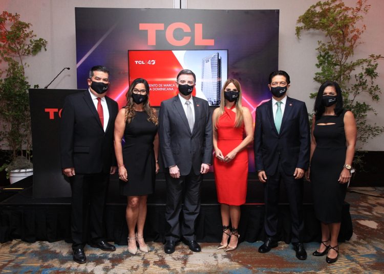Jesús Hung, Luz Ascanio, Rogelio Viesca, Laura Peña, Oscar Reyna y Kenia Ferrara.