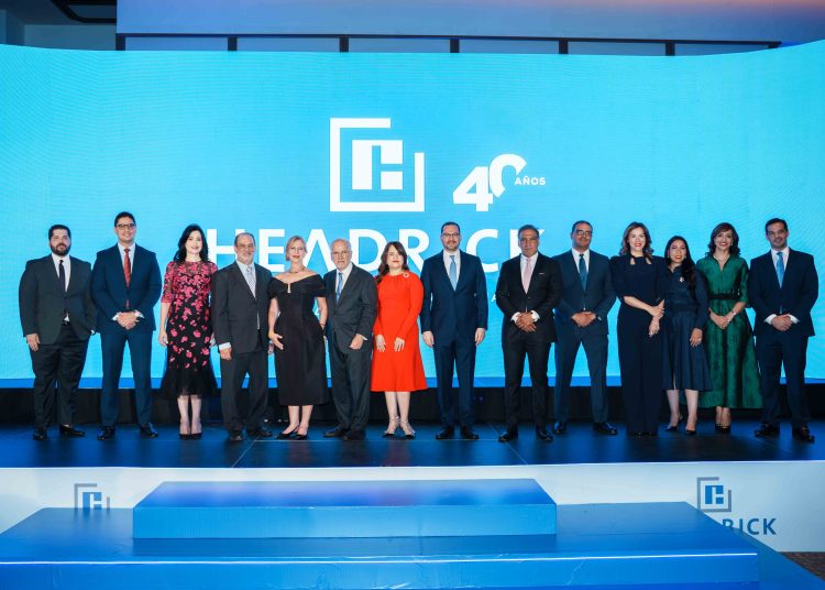 Headrick destaca que ha sido parte de importantes procesos de transformación.