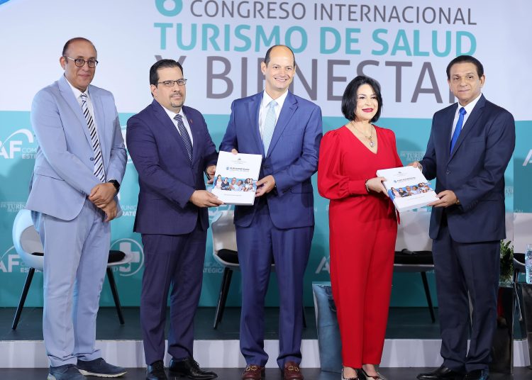 Reynaldo Peguero, Miguel Rodríguez Viñas, Alejandro Cambiaso, Amelia Reyes Mora y Daniel Rivera. | Fuente externa.