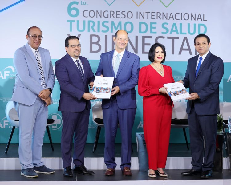 Reynaldo Peguero, Miguel Rodríguez Viñas, Alejandro Cambiaso, Amelia Reyes Mora y Daniel Rivera. | Fuente externa.