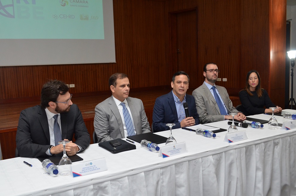 1. carlos rodriguez, jochi vicente, luis henry molina alvaro sousa y claudia chez.