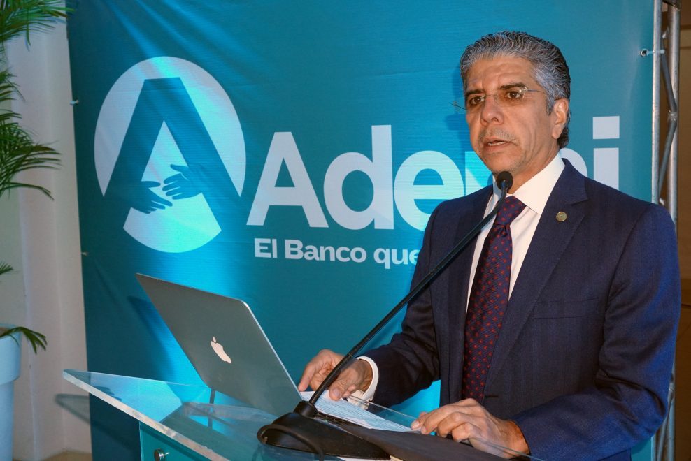 1. el presidente ejecutivo de banco múltiple ademi, guillermo rondón