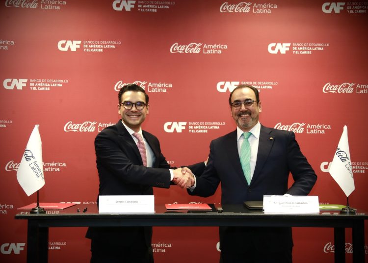 Sergio Londoño, de Coca-Cola América Latina, y Sergio Díaz-Granados, de CAF