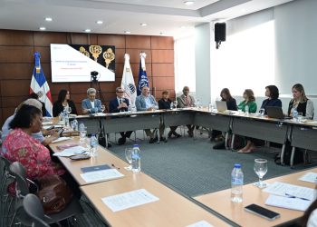 El ministro de Trabajo, Eddy Olivares, destaca que el trabajo decente constituye la base del desarrollo económico y social del país.