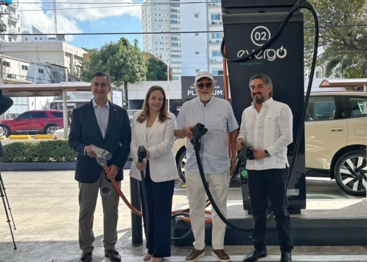 Inauguran Evergo Connect Santo Domingo, desarrollada junto a TotalEnergies.