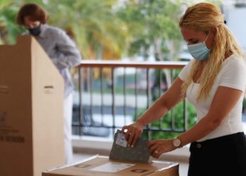 El 13.8% de los participantes del estudio afirmaron que se trasladaron de su residencia para ejercer el derecho al voto, frente al 86.2% que no se trasladó. - Fuente externa.