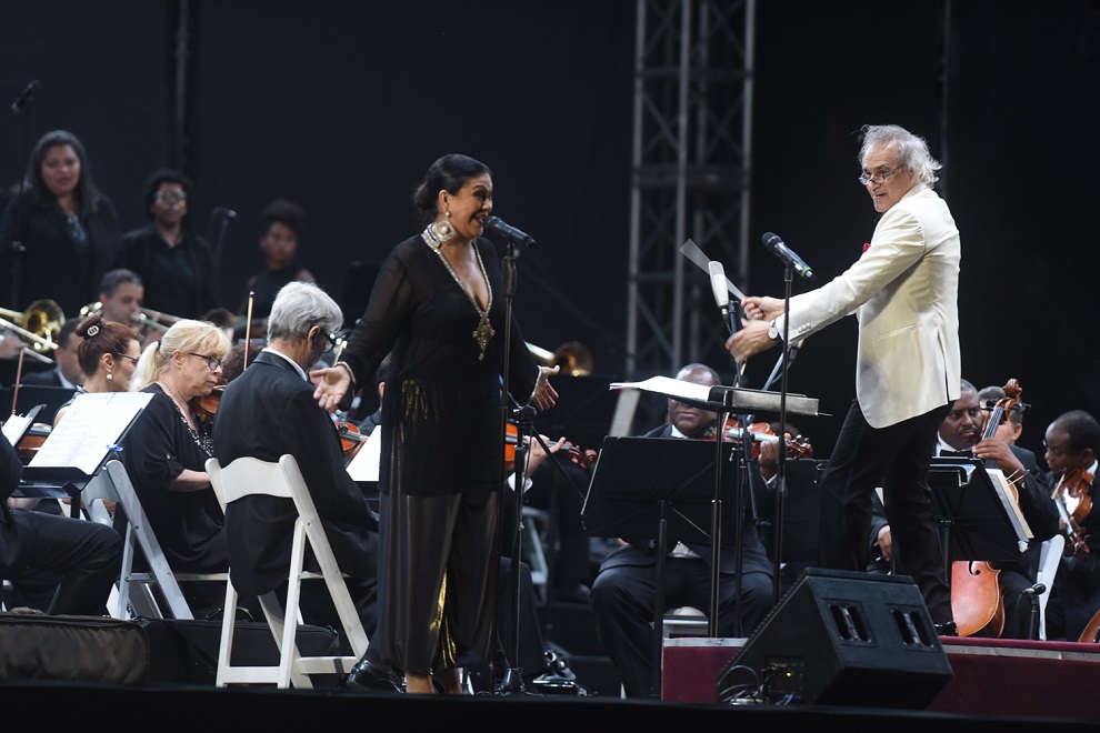 13. maridalia henández y el maestro josé antonio molina.