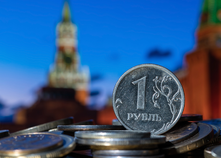 Vladímir Putin, que prolongó recientemente por dos años la prohibición de exportar e importar ciertos productos, ha reconocido que las sanciones internacionales tendrán un impacto a medio plazo en la economía. - Fuente externa.