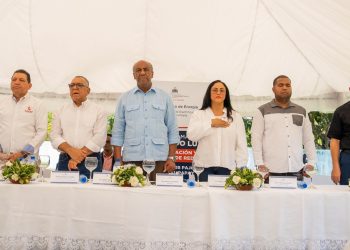 Autoridades del MEM en Los Pajones de Nagua | Fuente externa.