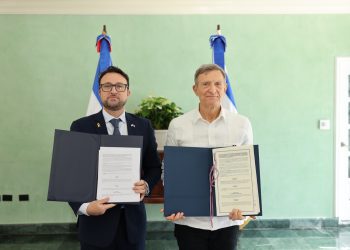 Embajador de Israel en el país, Raslan Abu Rukun y Canciller Roberto Álvarez.- Mirex