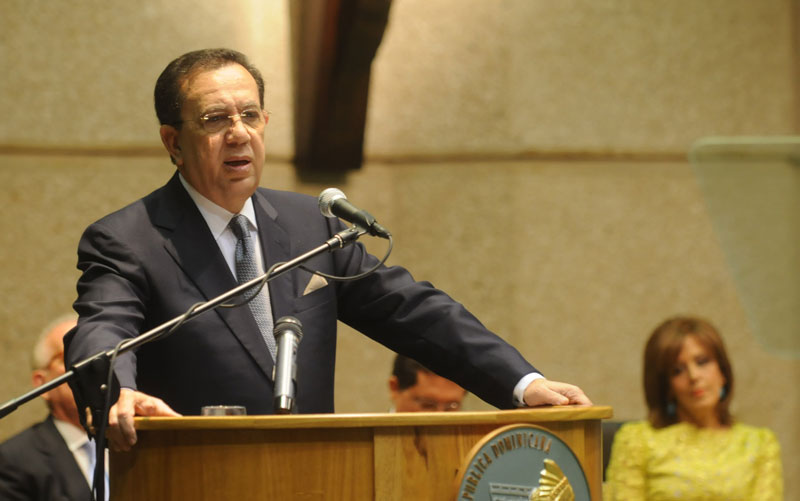 Héctor Valdez Albizu, gobernador del Banco Central.