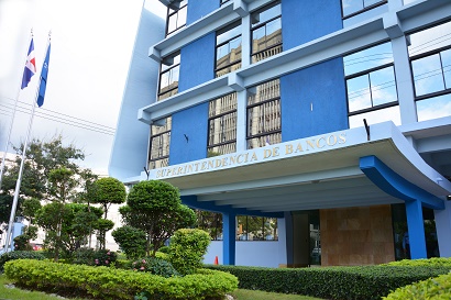 La Superintendencia de Bancos autorizó a las entidades financieras a aceptar transacciones con la cédula vieja.