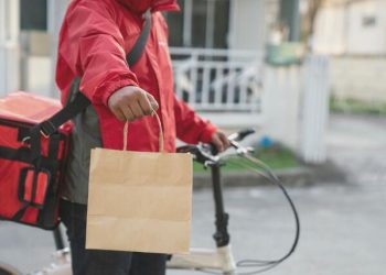 Actualmente, el sueldo de los repartidores se limita prácticamente a las propinas que reciben de los clientes. - Fuente externa.