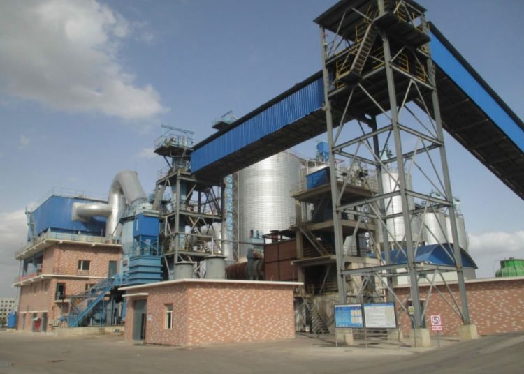 Fabricación de metales, coque y productos de la refinación del petróleo, así como productos elaborados de metal (excepto maquinaria y equipo) disminuyeron 14.7%, 10.6% y 2%, respectivamente. - Fuente externa.