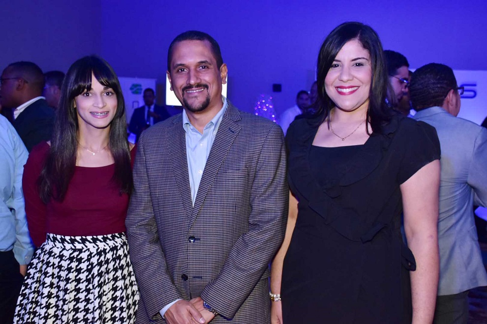 3. perla fernández, miguel lassis y jenniffer o neill.