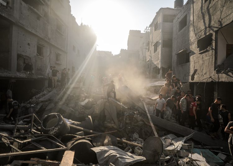 Del total de desplazados, 218,597 (65% del total) se encuentran en 92 escuelas de la Agencia de la ONU para los Refugiados Palestinos. - Fuente externa.