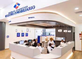 Esta oficina ubicada en el nivel Acuario de la plaza comercial Sambil, está abierta de lunes a viernes de 9:00 a. m. a 6:00 p. m.