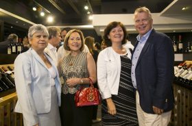 5 embajadora de costa rica, xinia vargas armidis galán, embajador de suiza y urs schnider y su señora esposa.