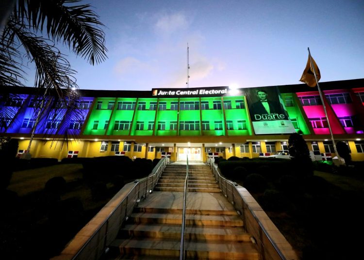 Well Sepúlveda, director del Voto Dominicano en el Exterior, informa JCE está próxima a cerrar cronograma de recepción de propuestas para aspirantes a miembros de las Oclee en Europa.