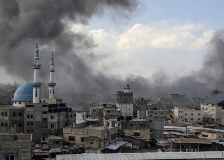 La OMS relató que en todos los hospitales ahora la prioridad es la atención de urgencias para salvar vidas y que esto ha perturbado todos los demás servicios, como la atención obstétrica. - Fuente externa.