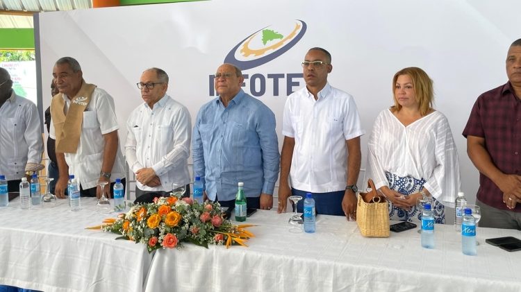 El titular del Infotep explicó que la conclusión de los programas formativos traza la ruta hacia el fortalecimiento de las comunidades de Puerto Plata. - Fuente externa.
