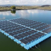 Paneles solares sobre agua. - Fuente externa.