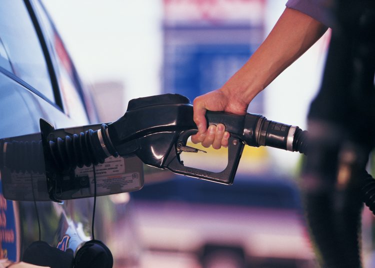 Estación de combustibles - Fuente externa.