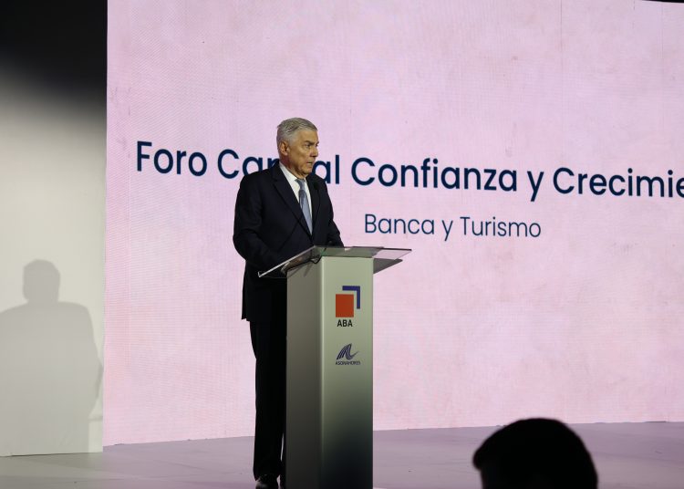 Juan Bancalari, presidente de Asonahores, destacó el crecimiento del financiamiento y la expansión sostenida del sector turístico dominicano.