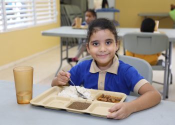 Isa Contreras señaló que, de no haberse implementado esta política social, la pobreza en el país hubiese sido muy superior al 27.7% registrado el año pasado. - Fuente externa.