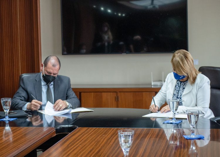 Bacilio Sánchez, presidente nacional del ICPARD, y Rosanna Ruiz, presidenta ejecutiva de la ABA.