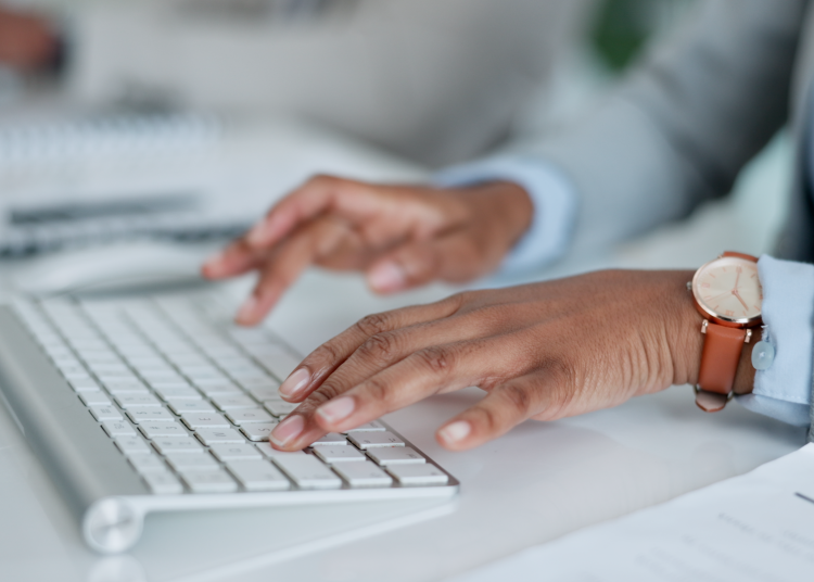 La ABA enfatizó que las comunicaciones formales de los bancos se dirigen al usuario por su nombre, nunca por su correo electrónico u otro apelativo.