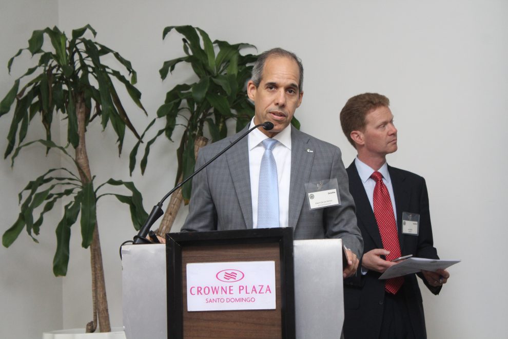 aes dominicana edwin de los santos, presidente de aes