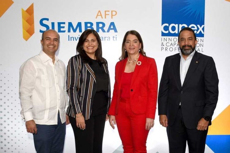 Oscar Frías, Cayra Bencosme, Aury Fernández e Irving Muñiz Céspedes.