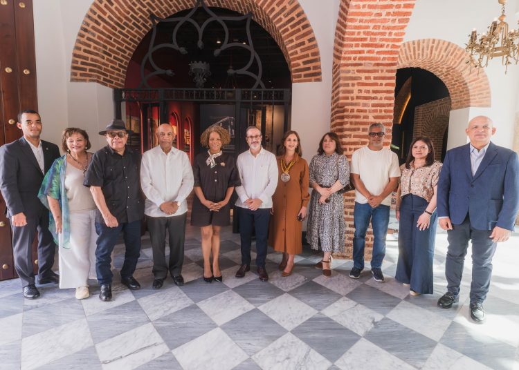 Rainier Maldonado, Glenys Abreu, Joseph Cáceres, Carlos T. Martínez, Marivell Contreras, Esteban Martínez Murga, Carmen Rita Cordero, Emelyn Baldera, Víctor Vidal, Sonia Mordán y José Enrique Delmonte.