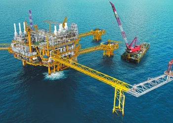 El diario estadounidense señala que los países podrían decidir este miércoles si proceden a liberar las reservas de petróleo en un intento por controlar los precios del crudo.