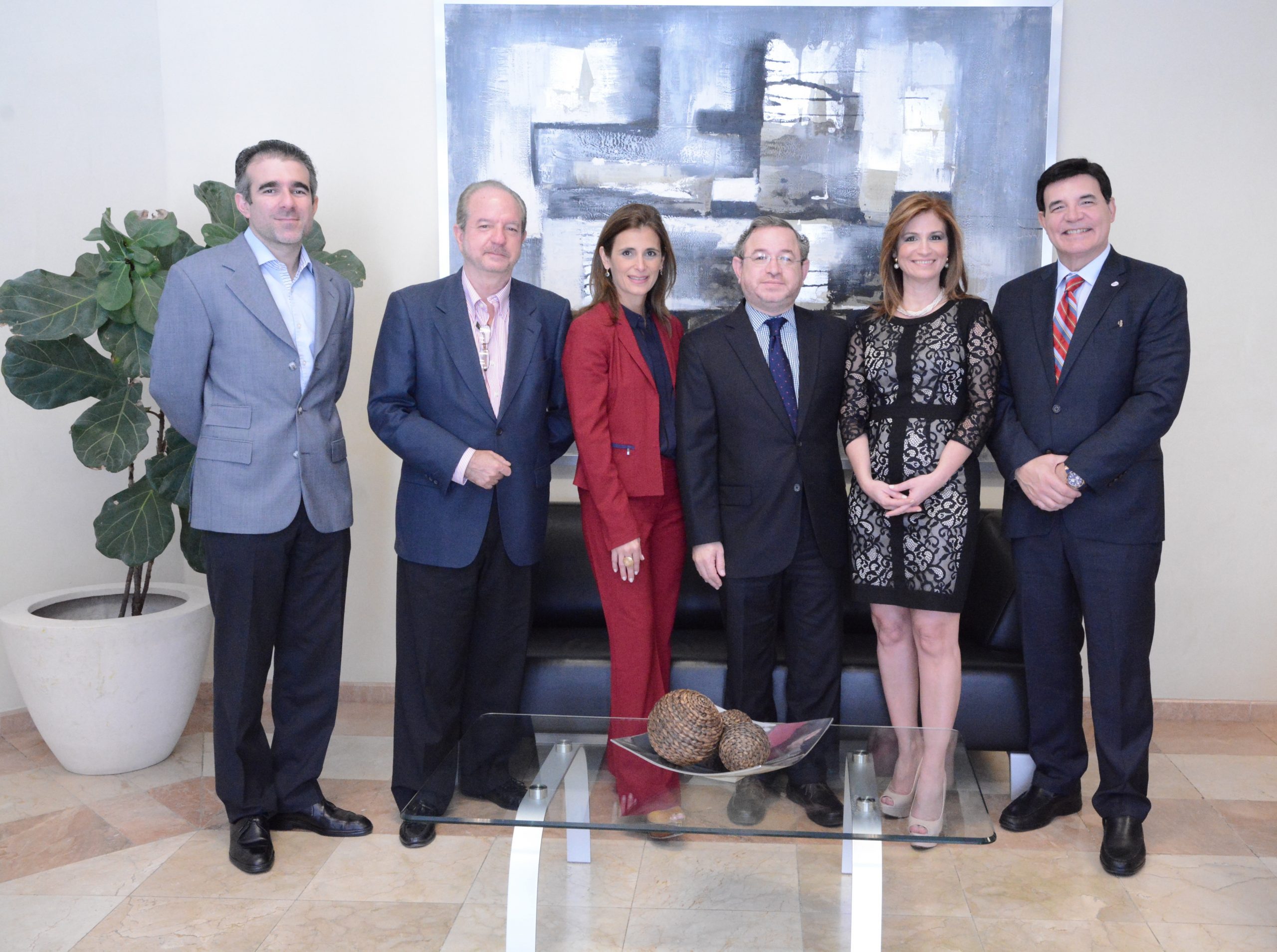 Los directivos de la AIRD agradecieron al director de la DGII haberlos tomado en cuenta en la discusión de importantes temas.