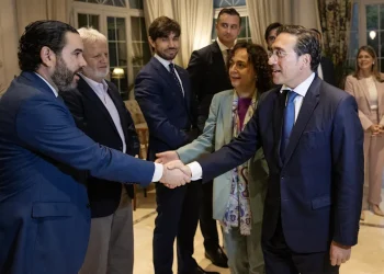 José Manuel Albares, durante su encuentro con empresarios españoles en la Embajada de España en Santo Domingo.