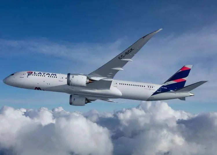 El combustible sostenible de aviación puede costar hasta 12 veces más que el convencional.