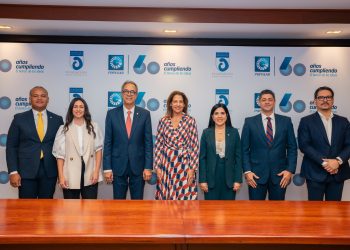 Leonel Ng, Kristie Farias, José Mármol, Mercedes Capellán de Lama, Mariel Bera, Eduardo Reynoso y César Santos. - Fuente externa.