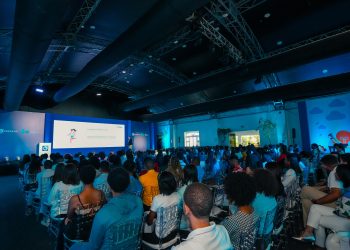 El evento reunió a más de 300 personas de forma física y virtual. - Fuente externa.