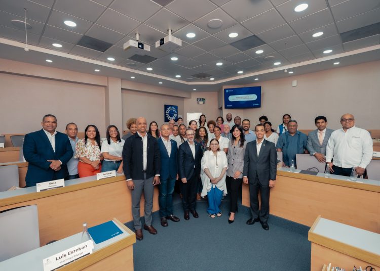 Los participantes de la charla profundizaron en cómo gestionar sus gastos fijos y variables de manera efectiva. - Fuente externa.