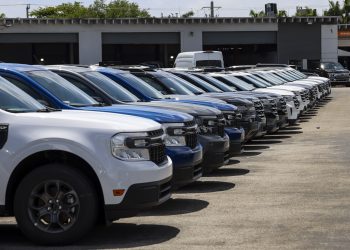 En noviembre, se espera que los VE representen solo el 6% de las ventas de nuevos vehículos.