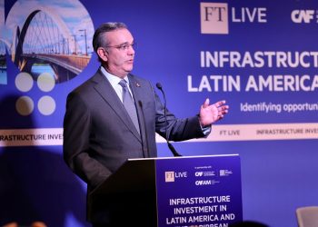 Abinader destaca crecimiento económico promedio anual de alrededor del 5%, alcanzando un producto interno bruto de más de US$130 mil millones.