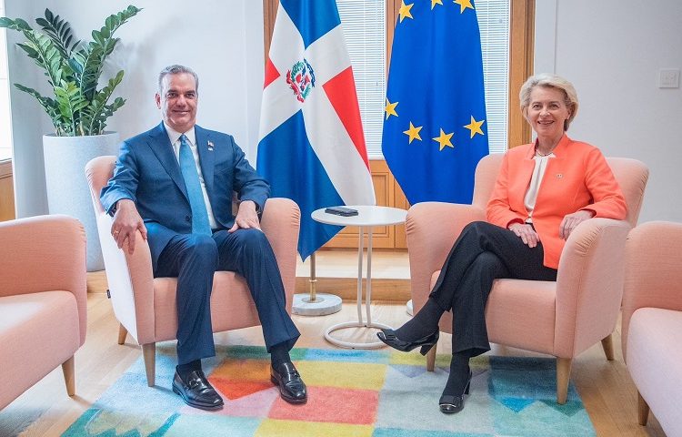 Jefe de Estado dominicano, Luis Abinader y la presidente de la Comisión Europea, Ursula von der Leyen. | Fuente externa.