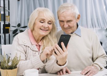 Según Kaspersky, los adultos mayores entre los más vulnerables a ciberestafas.