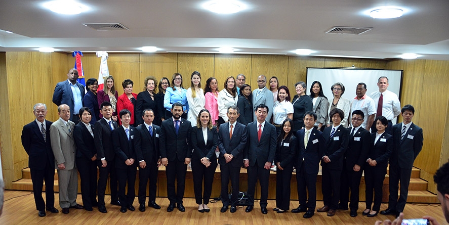 acto de entrega de voluntario japoneses (70)