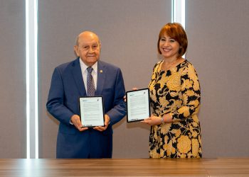 Presidente de la ABA, Rosanna Ruiz, y el rector de UNAPEC, Franklin Holguín Haché. - Fuente externa.