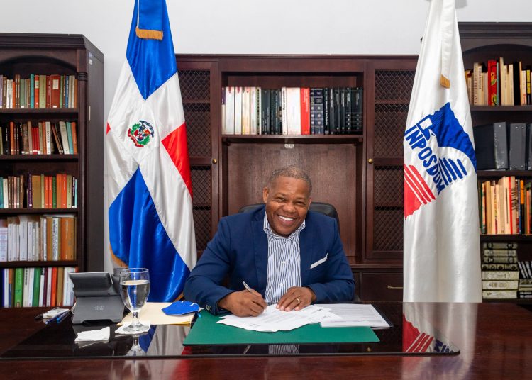 Adán Peguero.